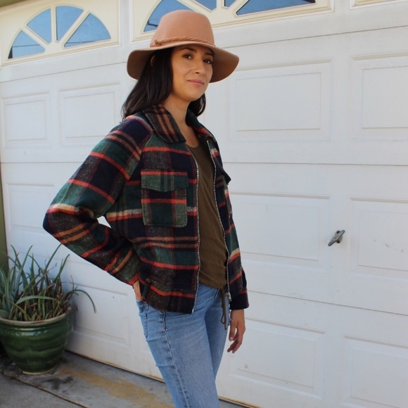 Fall Plaid Lumberjack Jacket - Picture 4 of 8